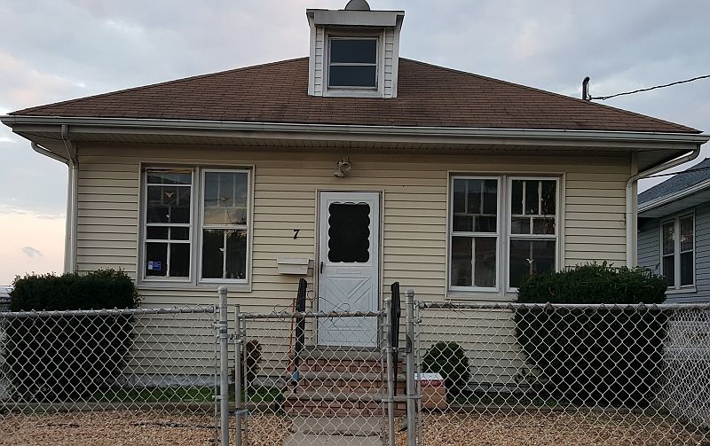 1st image of 7 E Overlook Ave