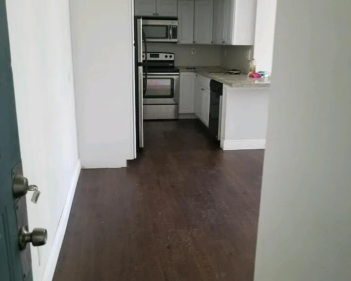 706 Executive Center Dr #23 — Photo 2