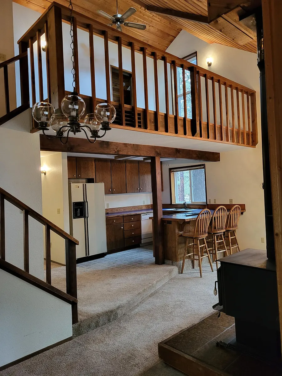 Building Photo - 14468 Pole Ct