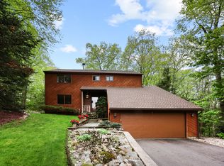 11 Wintergreen Ln, Avon, CT 06001