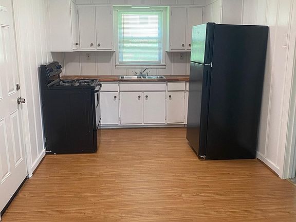 4th image of 310 Newton Dr