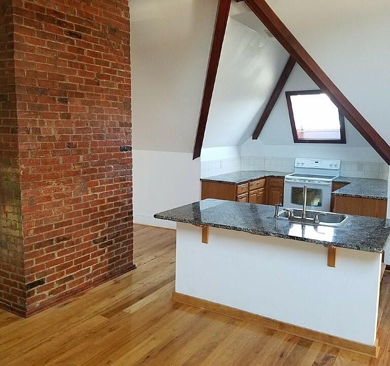 1st image of 395 Lafayette Ave #3