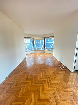 Rented by NY NY Condo, Inc | media 18