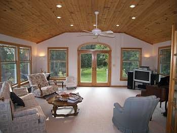 2nd image of 10 Bingham Ln