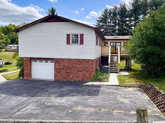4th image of 381 Pond St