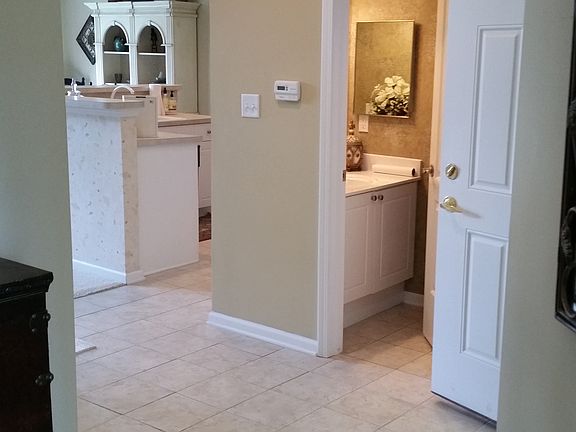 5th image of 7805 Essex Gate Dr S