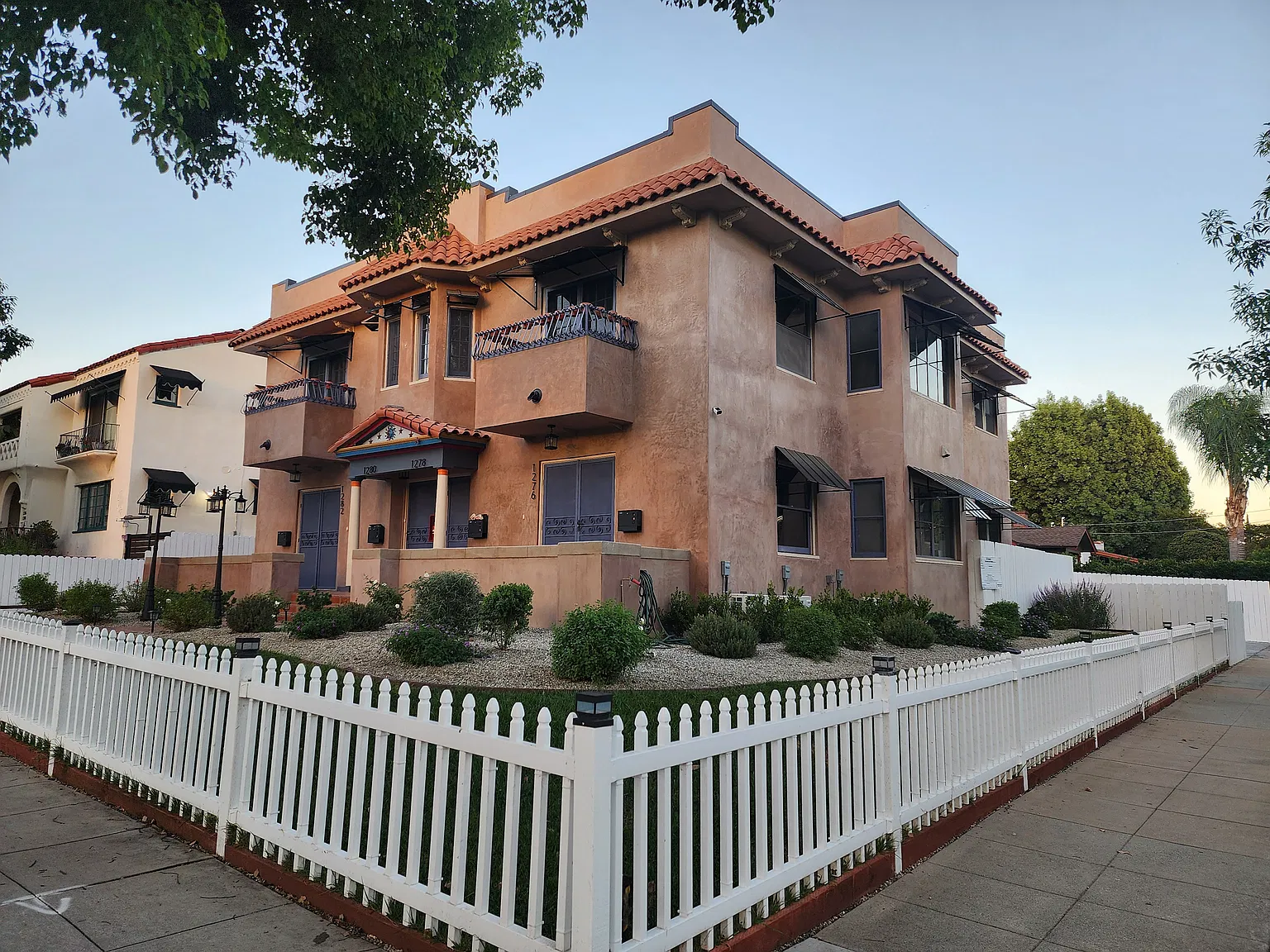 2 bed, 1.5 bath, 910 sqft, $3,250 — Photo 3