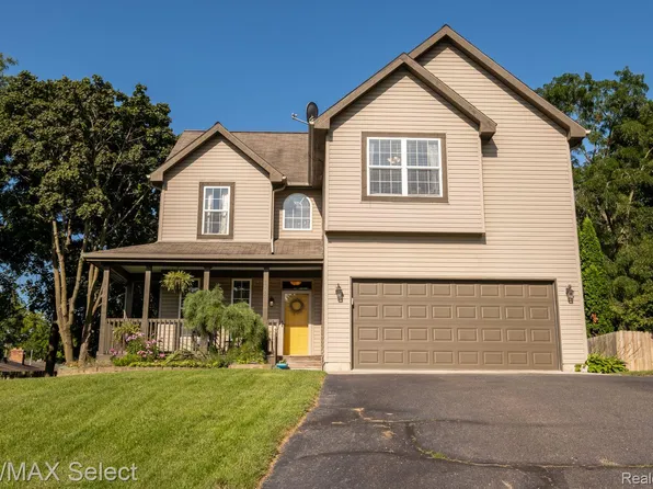 15242 Weller Ct, Holly, MI 48442