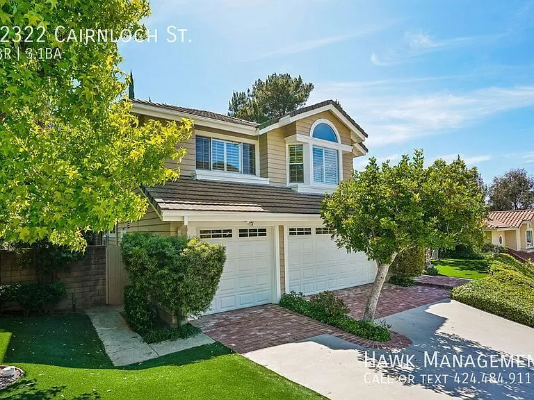 22322 Cairnloch St — Photo 2
