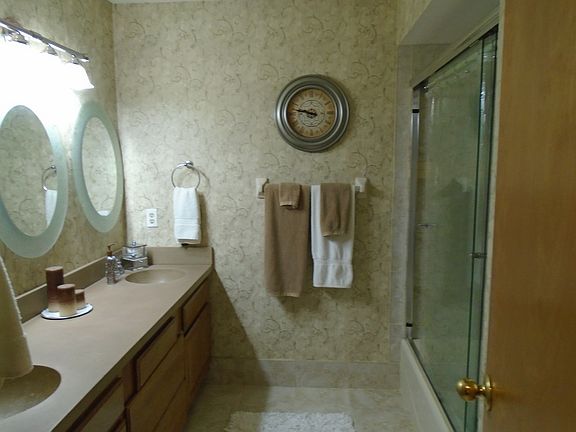5th image of 4940 Umber Way N