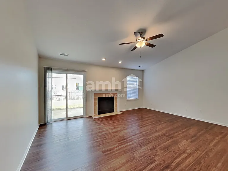 8284 Shattuck Dr — Photo 6