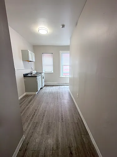 191 Green St Photo 1