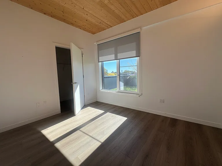 154 Broadway #408 — Photo 8