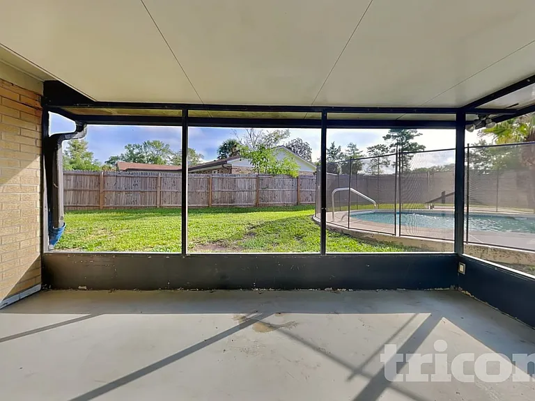 671 Custer Cir — Photo 16
