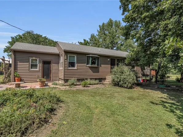 1302 N 200th Rd, Baldwin City, KS 66006