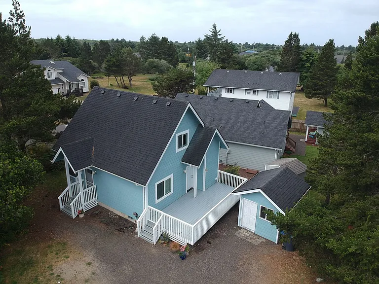905 Pacific Surf Ave SW — Photo 32
