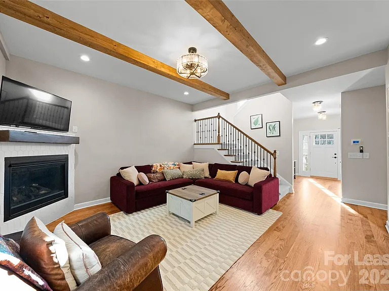 18047 Northport Dr — Photo 29