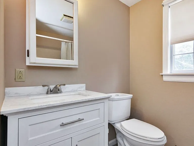 103 Washington Rd — Photo 8