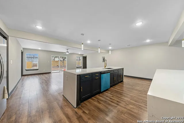 2643 W Gramercy Pl — Photo 9