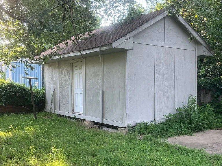 728 N Marion Ave — Photo 35