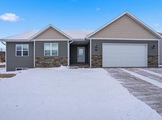 2148 Cambridge Court, Reedsburg, WI 53959