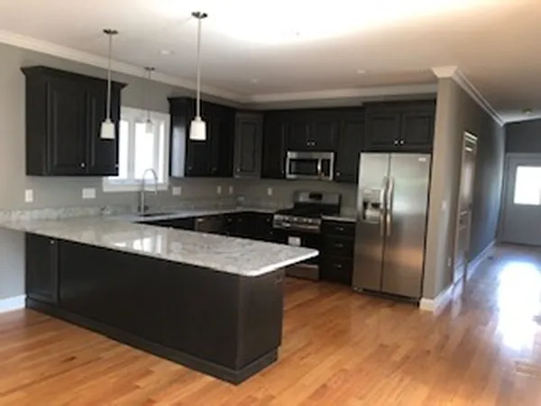 281 Cottage St — Photo 11