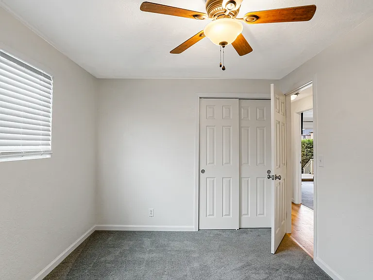 2560 Nautilus Ave NW — Photo 18
