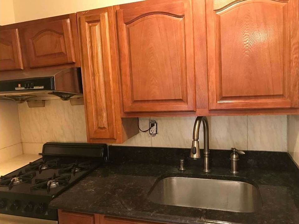 1st image of 1104 34th Ave #2