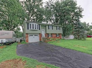 15 Walnut St, Albany, NY 12205