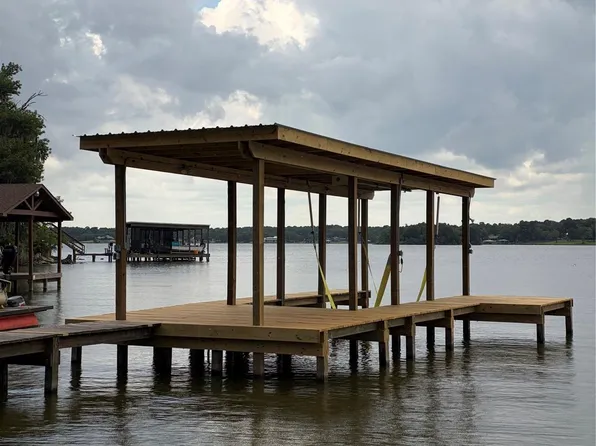 669 Lake Shore Dr, Trinity, TX 75862