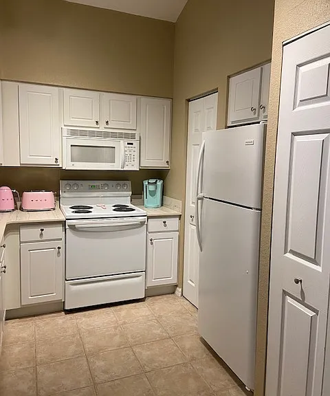 9172 SW 52nd Rd #303 — Photo 9
