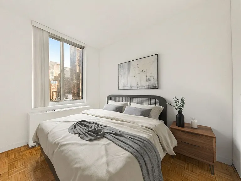 145 E 48th St #14B — Photo 6