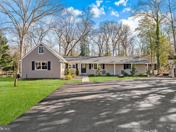 86 Three Bridge Rd, Shamong, NJ 08088