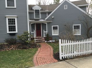 501 Falls Rd, Chagrin Falls, OH 44022