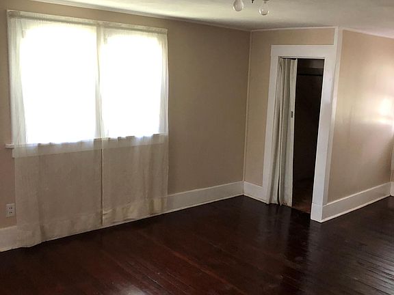 Upstairs large bedroom