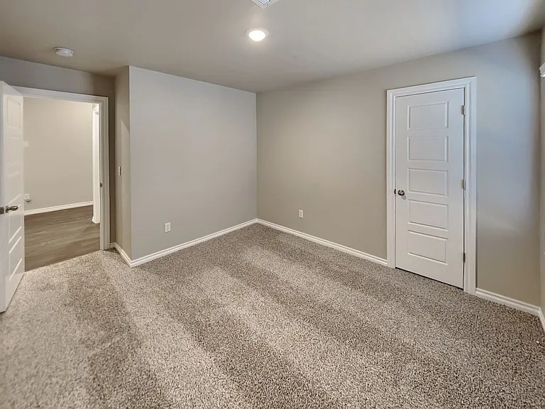 2733 Dennis Dr — Photo 17