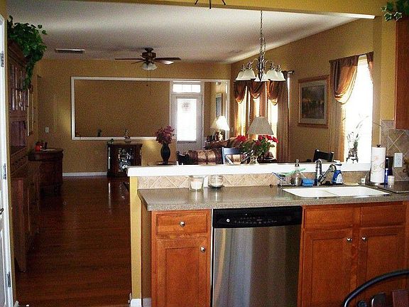 4th image of 19133 Mallard Dr