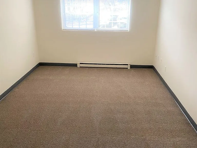 330 Nesmith St — Photo 1