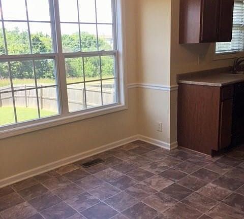5th image of 1608 Buchanon Dr