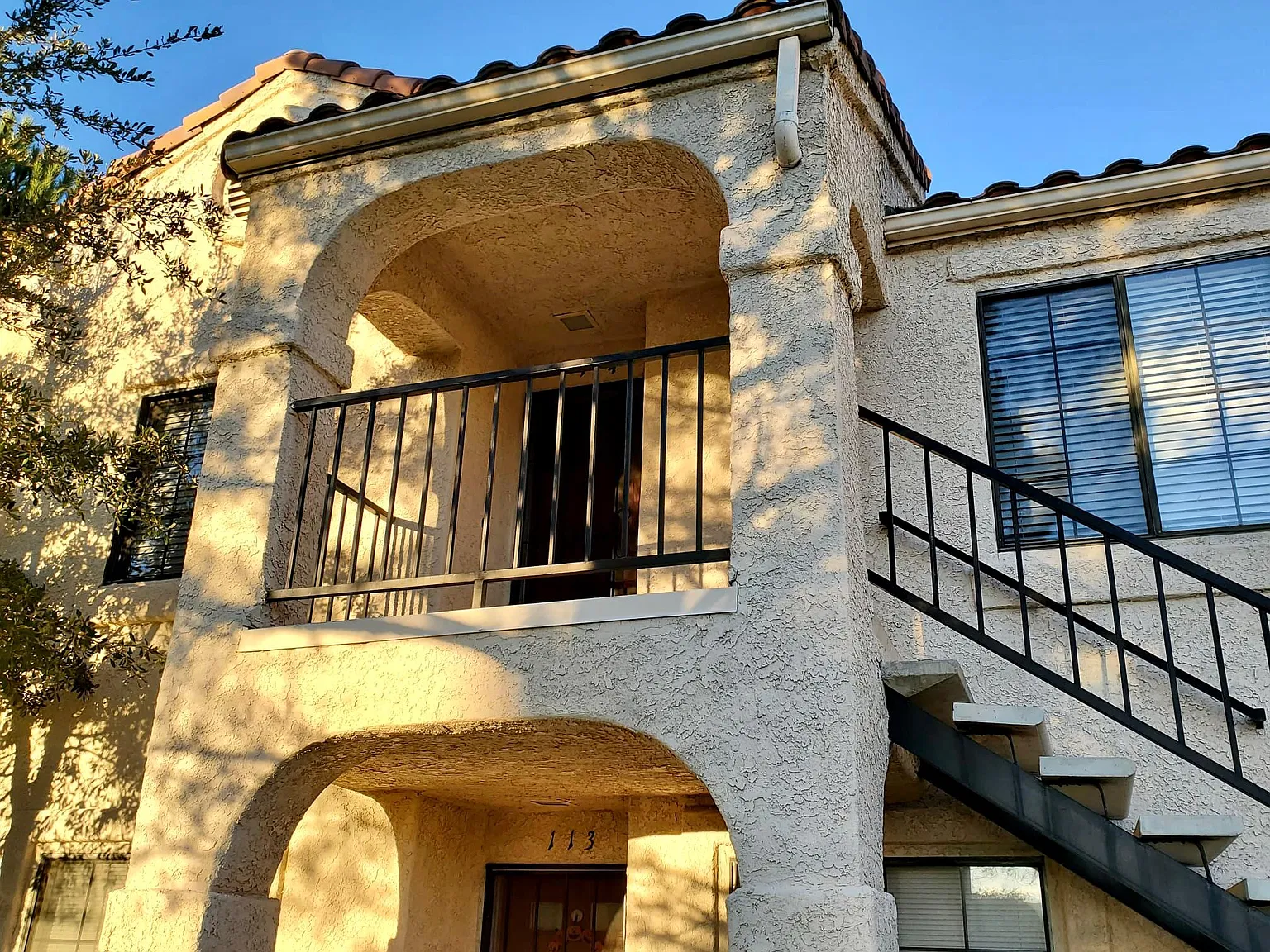 2 bed, 853 sqft, $2,000 — Photo 2