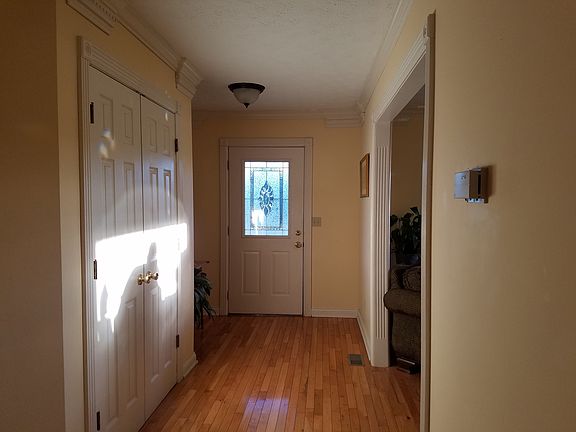 4th image of 996 Lewis Creek Ln