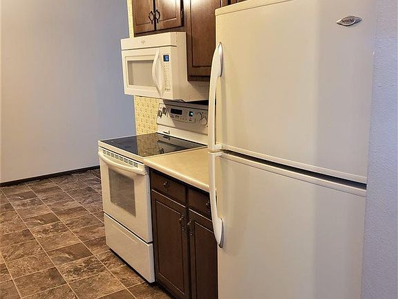5th image of 4460 S Poplar St Unit 206