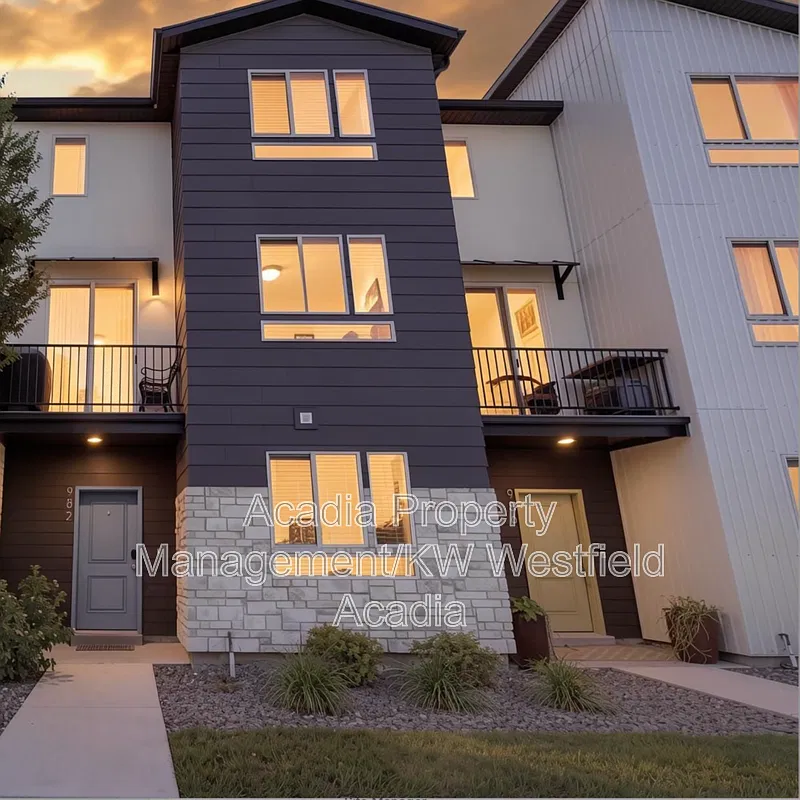 4 bed, 4.0 bath, 2050 sqft, $2,200 — Photo 1