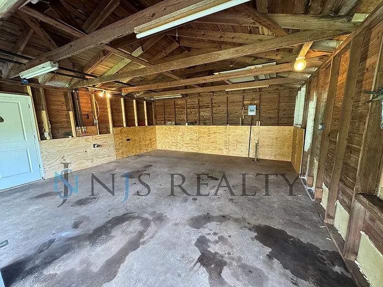 7029 Berry Ave — Photo 20