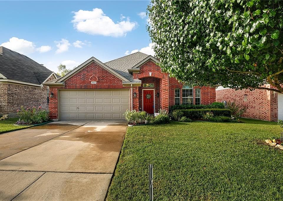 1st image of 4917 Summer Oaks Ln