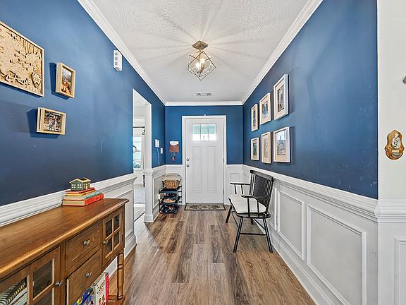 3rd image of 108 Milford Pines Dr