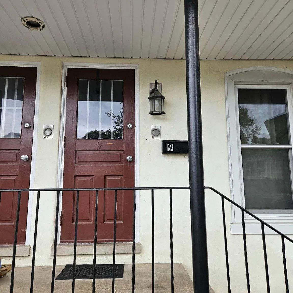 3 bed, 2.0 bath, 1050 sqft, $2,500 — Photo 1