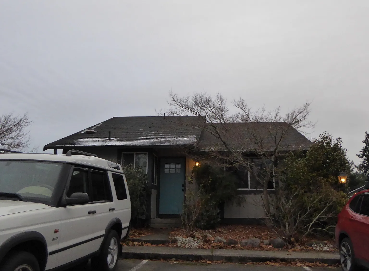 720 Lucerne Ln SE photo 1