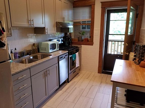 2nd image of 236 S Oak Park Ave APT 3N