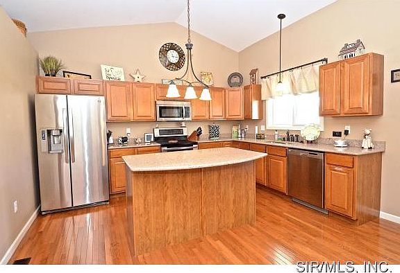 5th image of 9312 Camfield Dr